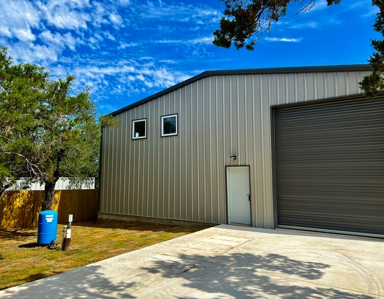 More Photos Of 25102 Whitney Dr, Spicewood Warehouse For Sale