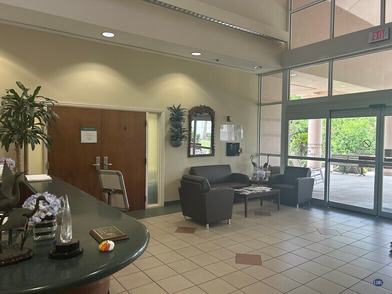 More Photos Of 8060 Spyglass Hill Rd, Melbourne Medical For Lease
