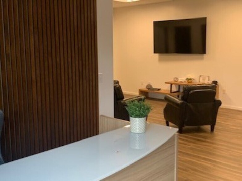 More Photos Of 1951 SR 426 W, Oviedo Office For Lease