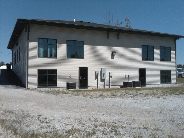 Primary Photo Of 1206 E Veterans Memorial Pky, Warrenton Office For Lease