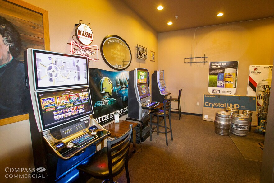 More Photos Of 52600 N 97 Hwy, La Pine Restaurant For Sale