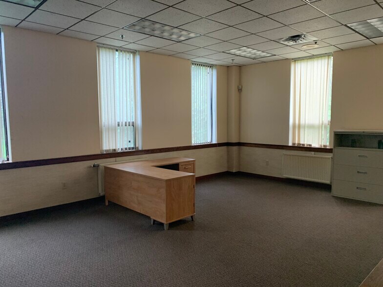 More Photos Of 38 Pond Ln, Middlebury Warehouse For Sale