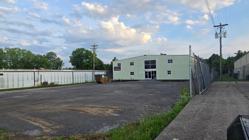 More Photos Of 2009 Johnson Industrial Blvd, Nolensville Manufacturing For Sale