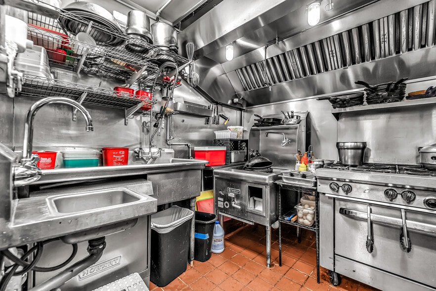 More Photos Of 108-110 Poquonnock Rd, Groton Freestanding For Sale