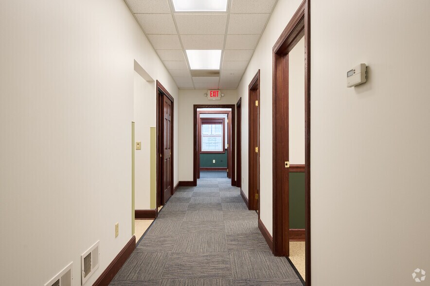 More Photos Of 95 Canal Landing Blvd, Rochester Medical For Lease