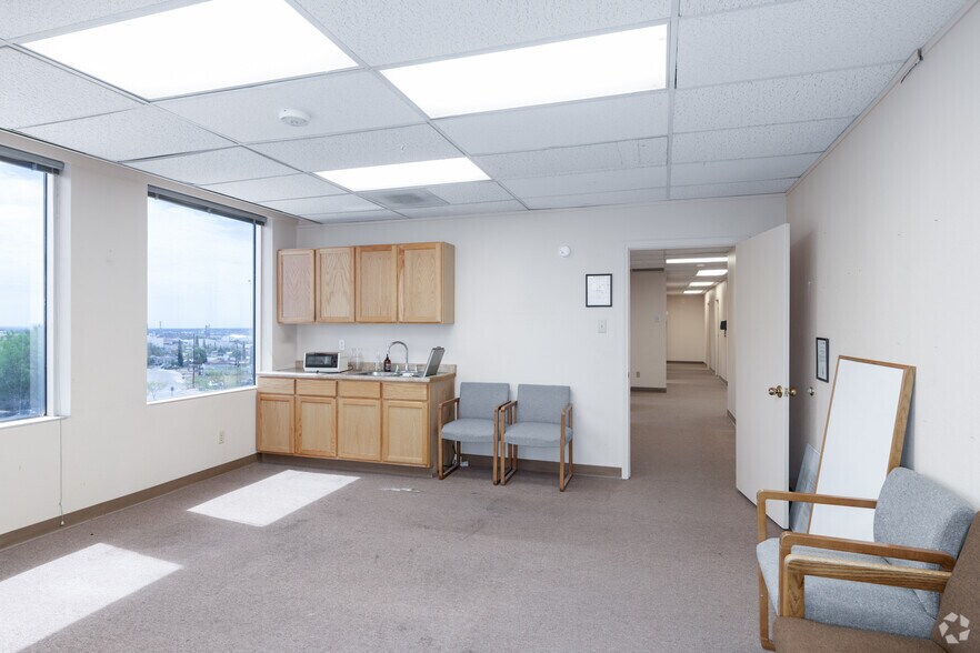 More Photos Of 6070 Gateway Blvd E, El Paso Office For Lease