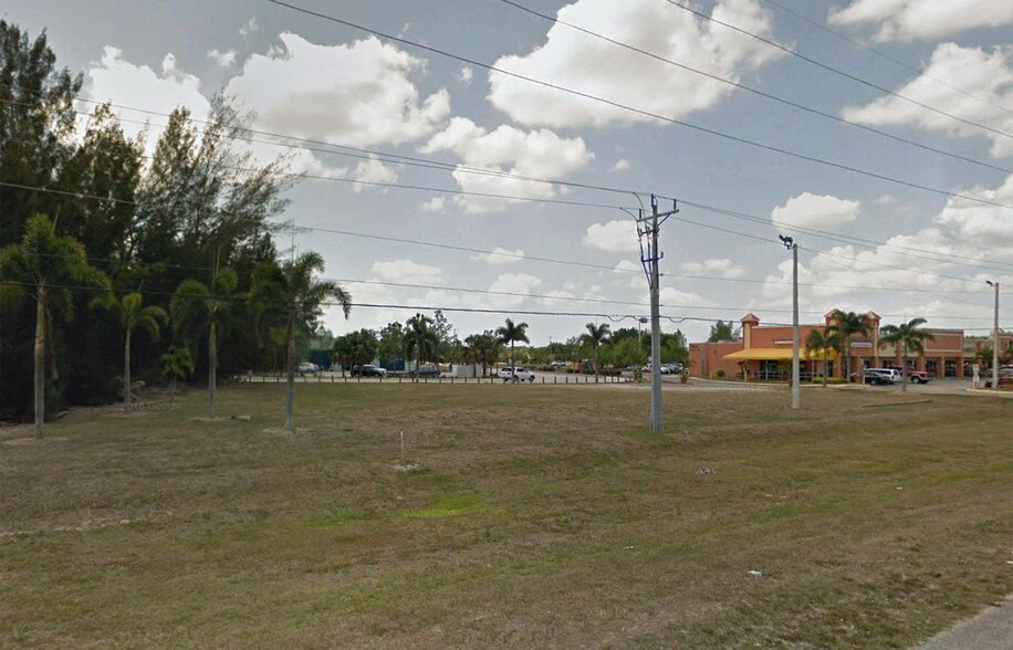 More Photos Of 724 SW Pine Island Rd, Cape Coral Restaurant For Lease