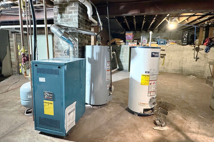 More Photos Of 1801 Wood St, Elkhart Storefront For Sale