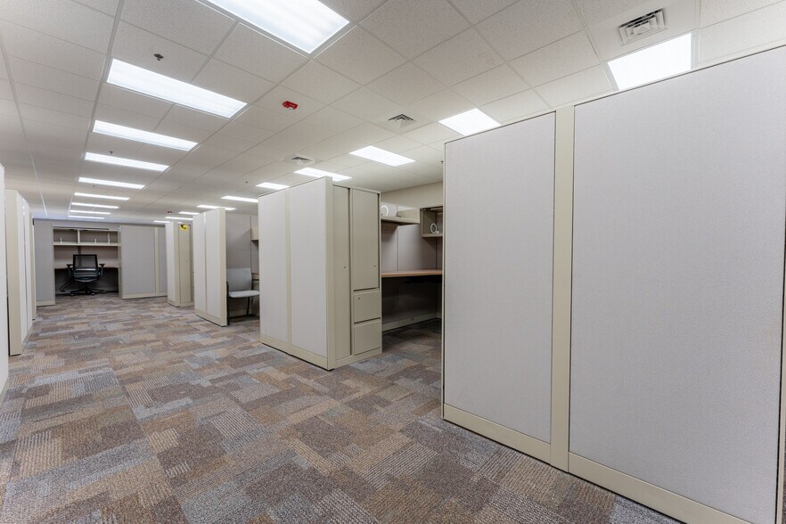 More Photos Of 1505 The Boardwalk, Huntsville Office For Sale