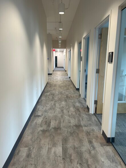 More Photos Of 1900 Leland Dr SE, Marietta Coworking Space