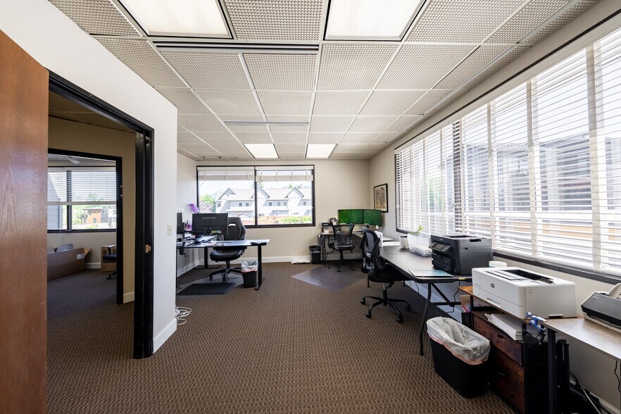More Photos Of 100 2nd St E, Whitefish Office For Sale