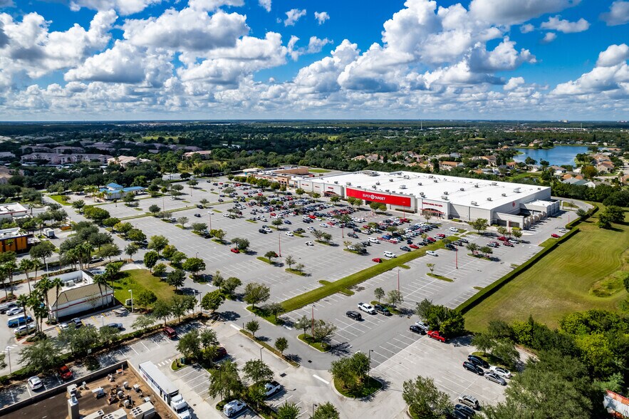More Photos Of 2055-2109 Town Center Blvd, Orlando General Retail For Lease