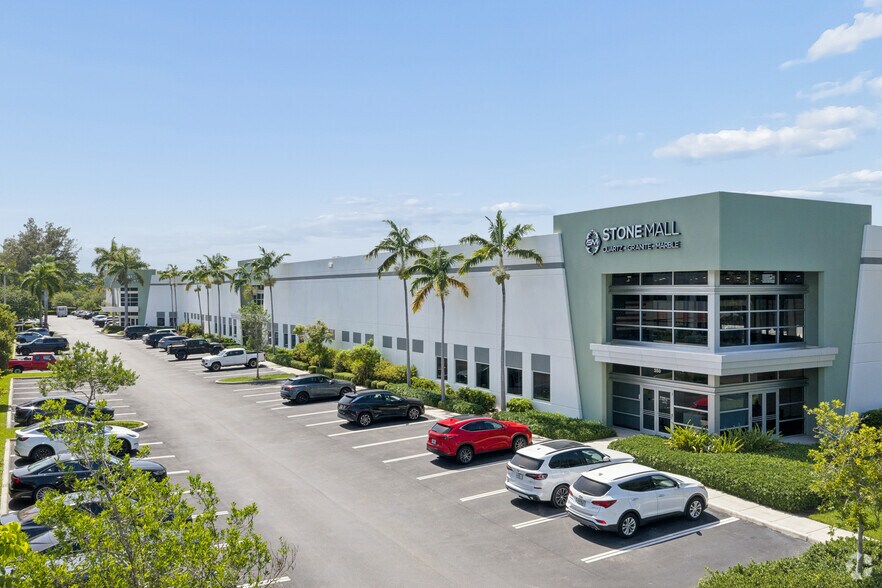 More Photos Of 600 Hillsboro Technology Dr, Deerfield Beach Warehouse For Lease