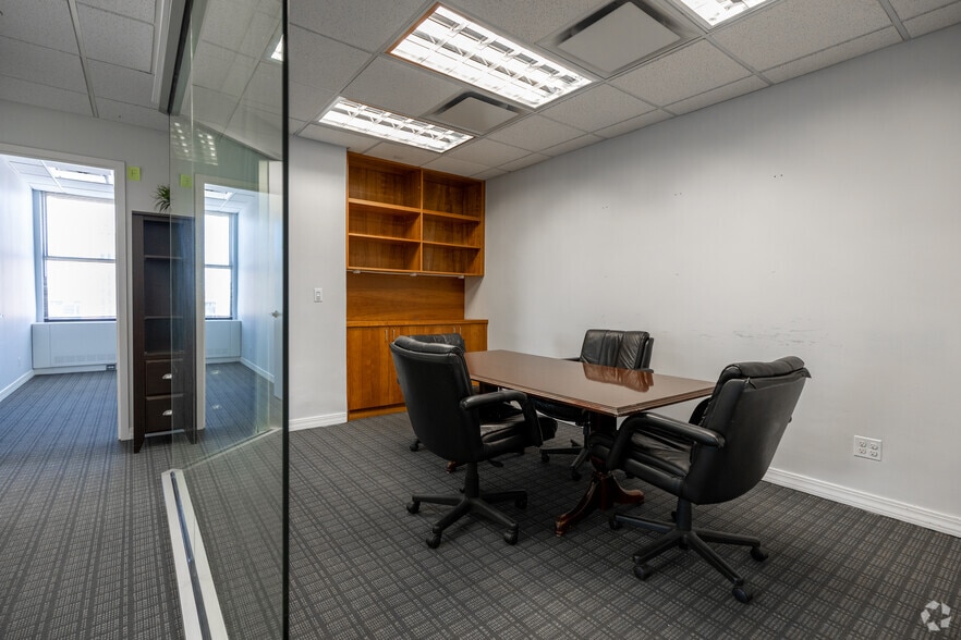 Photo of 27th Floor Ste 2707