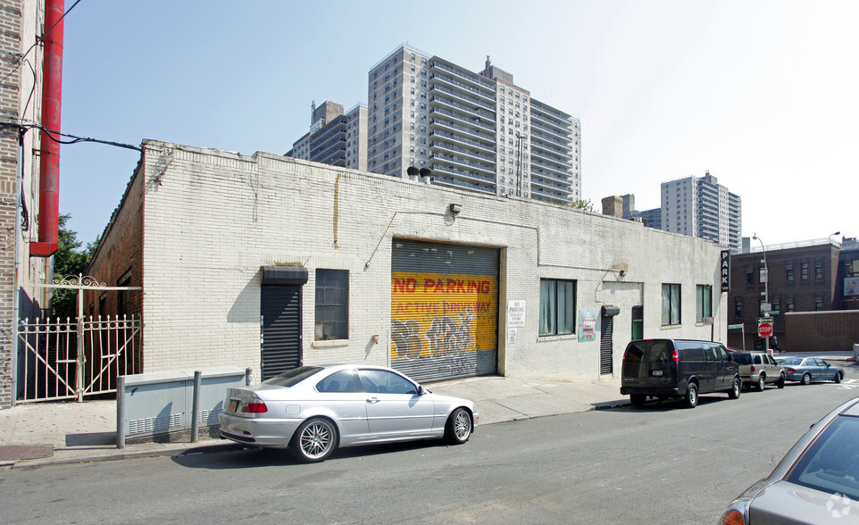 Primary Photo Of 751 Concourse Village West, Bronx Warehouse For Lease