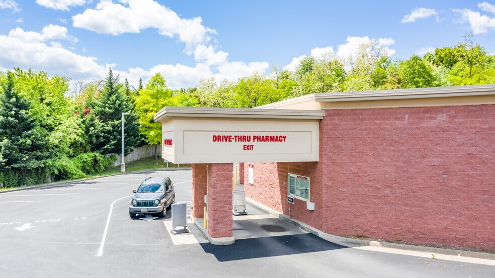 More Photos Of 1379 N Frederick Pike, Winchester Drugstore For Sale