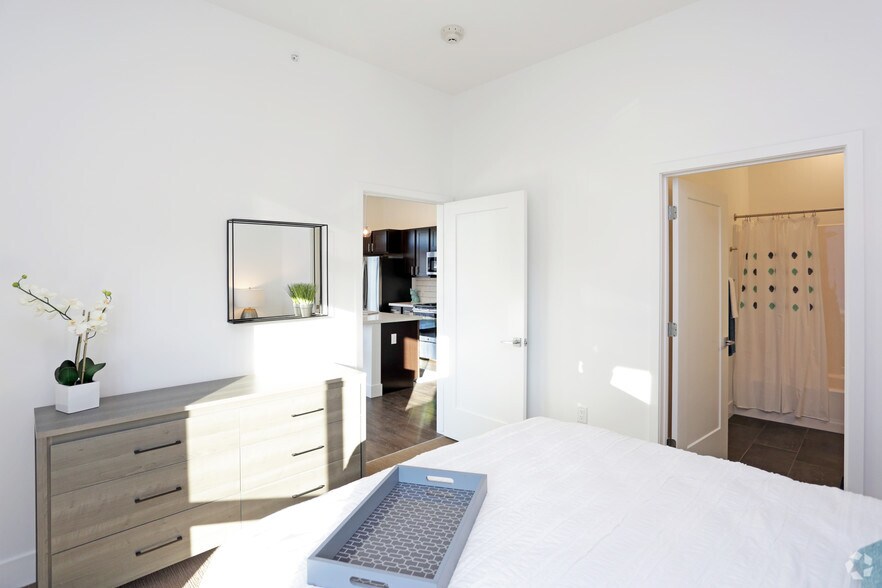 More Photos Of 1415 Cuming St NE, Omaha Apartments For Lease