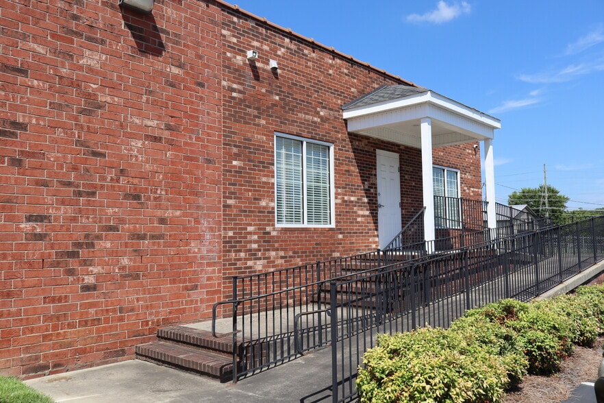 More Photos Of 11 Shoaf St, Lexington Office For Sale