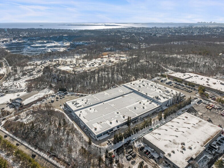 More Photos Of 96 Swampscott Rd, Salem Warehouse For Lease