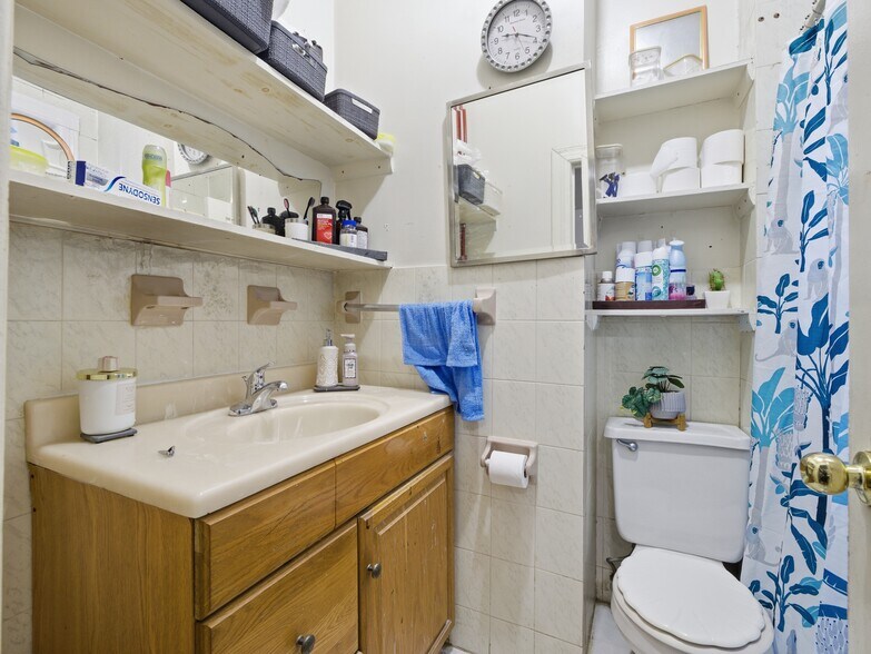 More Photos Of 521 60th St, West New York Multifamily For Sale