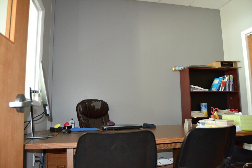 More Photos Of 316 Tennent Rd, Morganville Office For Lease