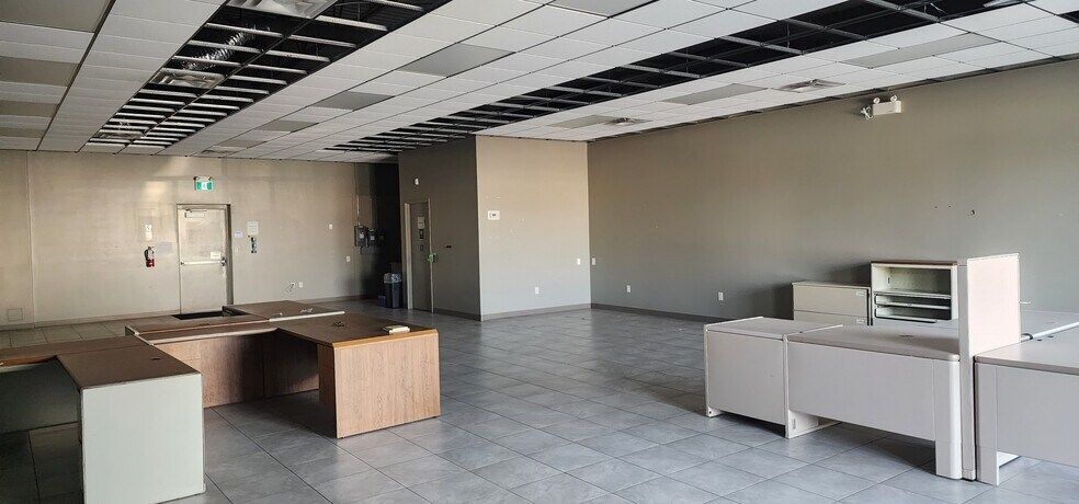 More Photos Of 310 Croft Dr, Lakeshore Storefront For Lease