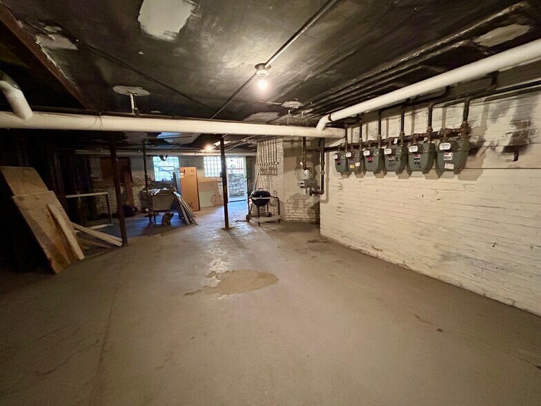 More Photos Of 816-822 E Marquette Rd, Chicago Apartments For Sale