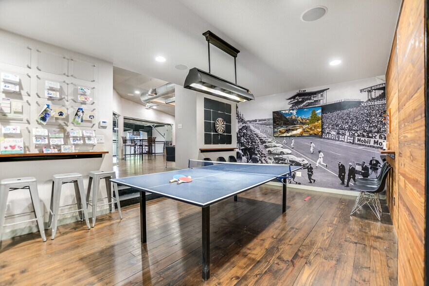 More Photos Of 3700 Thompson St, Austin Loft Creative Space For Lease