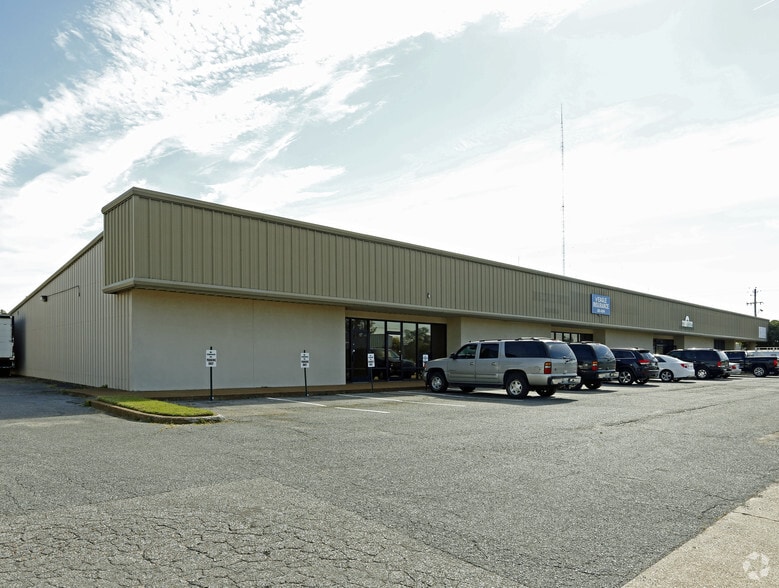 More Photos Of 5210 Pleasant View Rd, Memphis Showroom For Lease