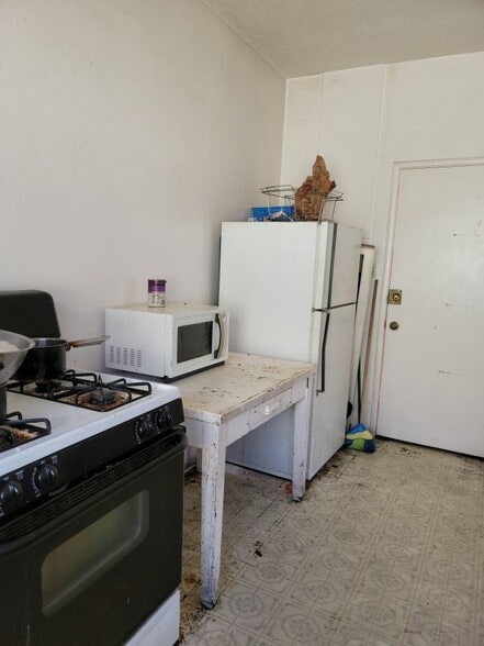 More Photos Of 2812-2816 Havenscourt Blvd, Oakland Storefront Retail Residential For Sale