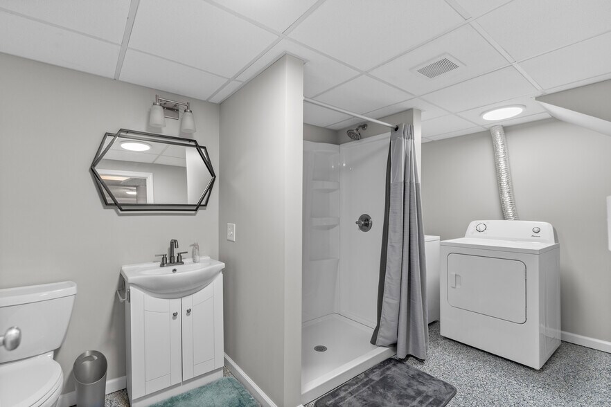 More Photos Of 2951 N 70th St, Lincoln Office For Sale