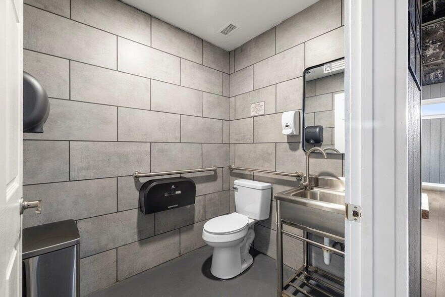 More Photos Of 3512 South St, Nacogdoches Fast Food For Sale