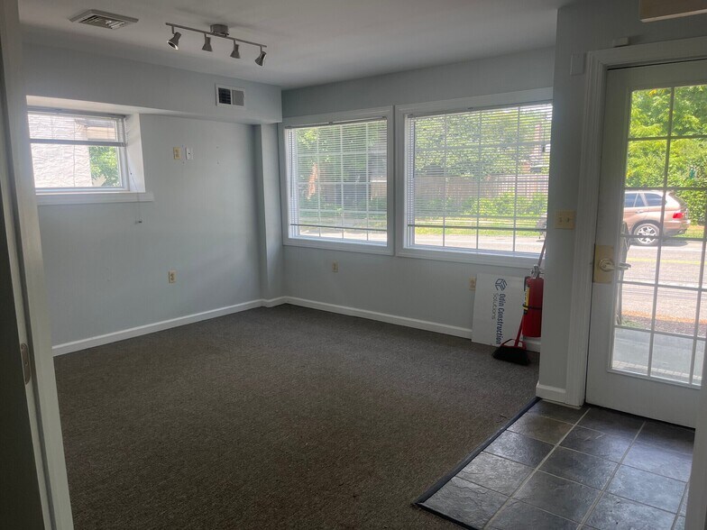 More Photos Of 102 Farnsworth Ave, Bordentown Storefront Retail Office For Sale