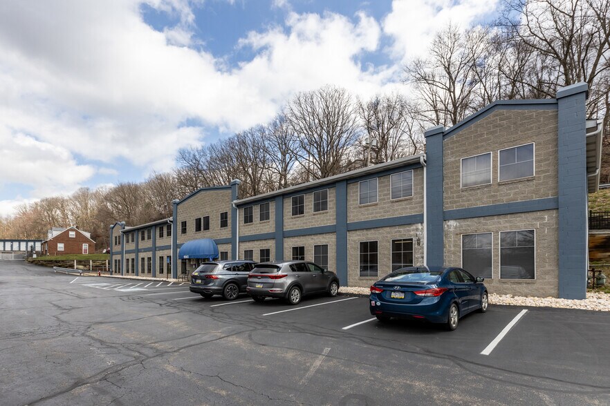More Photos Of 9987 Perry Hwy, Wexford Self Storage For Sale
