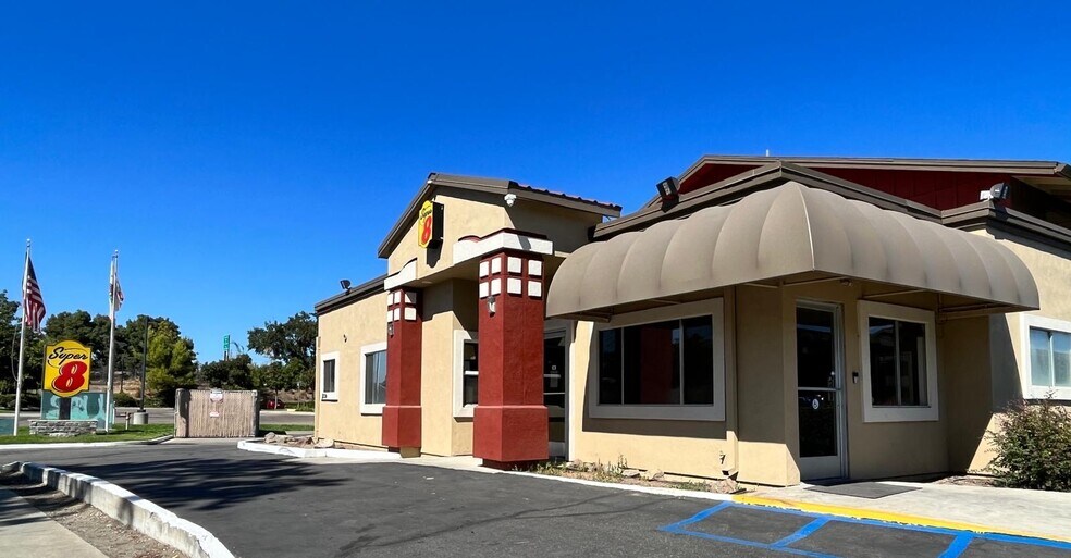 More Photos Of 30 Gilmore Rd, Red Bluff Hotel For Sale