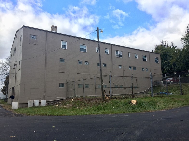 More Photos Of 414 E Lincoln Ave, Mc Donald Warehouse For Sale