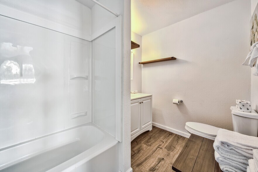 More Photos Of 3994 Pine Blvd, South Lake Tahoe Hotel For Sale