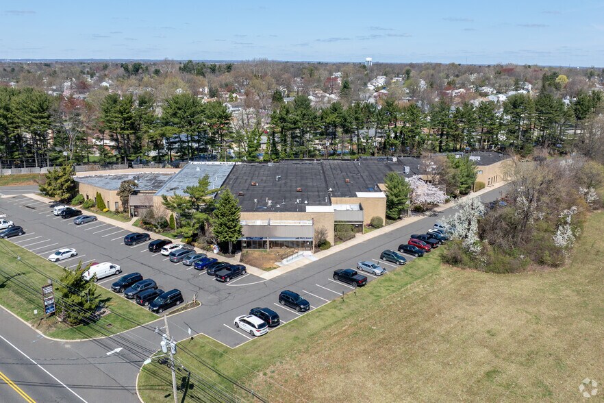 More Photos Of 1273 N Church St, Moorestown Distribution For Lease