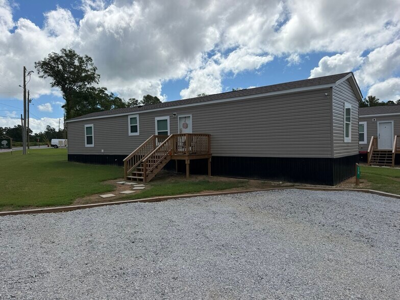 More Photos Of E McCarty St, Sandersville Manufactured Housing Mobile Home Park For Sale