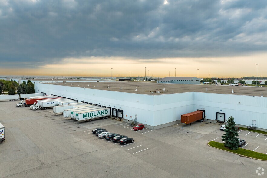 More Photos Of 6200 Edwards Blvd, Mississauga Warehouse For Lease
