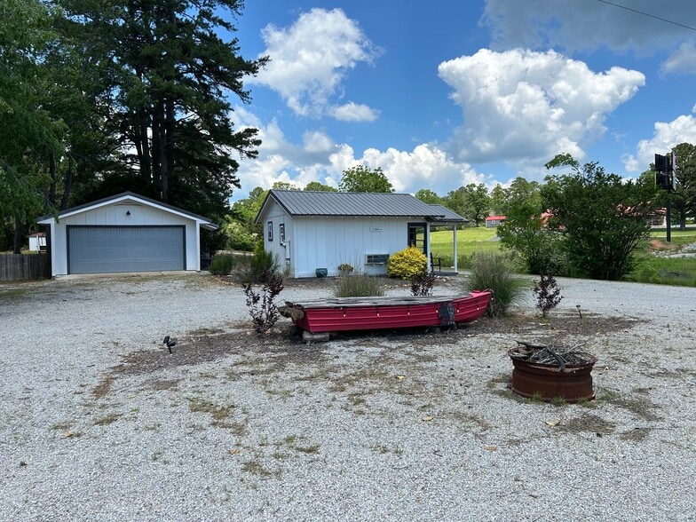 More Photos Of 10897 AR-5, Salesville Hotel For Sale