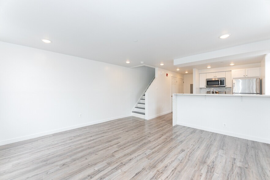 More Photos Of 541 E Girard Ave, Philadelphia Storefront Retail Residential For Sale