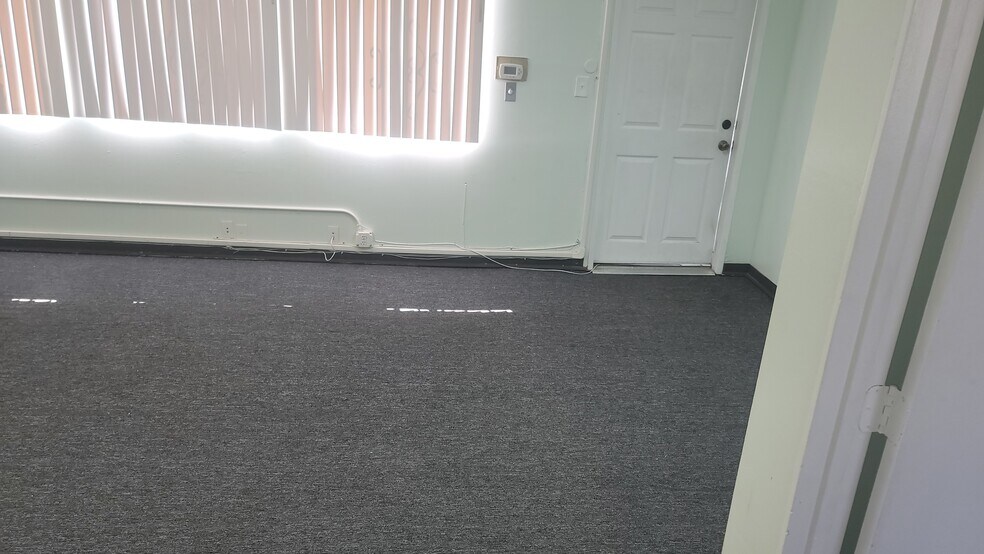 More Photos Of 14401 Gilmore St, Van Nuys Office For Lease