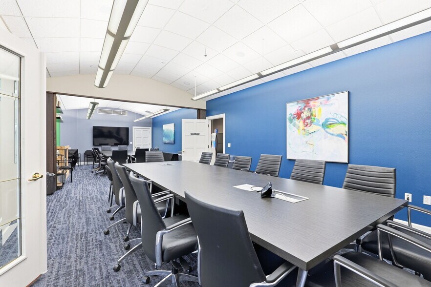 More Photos Of 7351 Office Park Pl, Melbourne Office For Sale