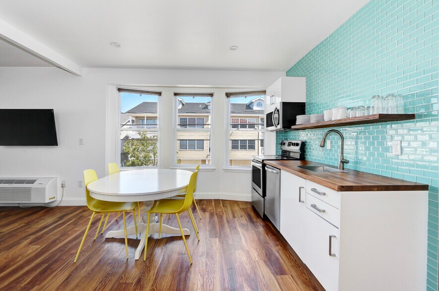 More Photos Of 5100 Atlantic Ave, Wildwood Hotel For Sale