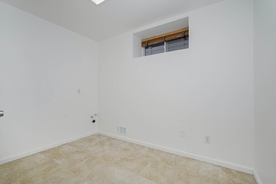 More Photos Of 1330-1332 Rockland Ave, Staten Island Medical For Lease