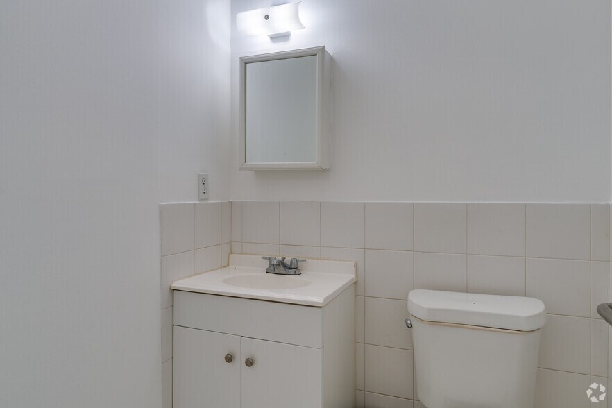 More Photos Of 7100-7200 W Commercial Blvd, Lauderhill Medical For Sale