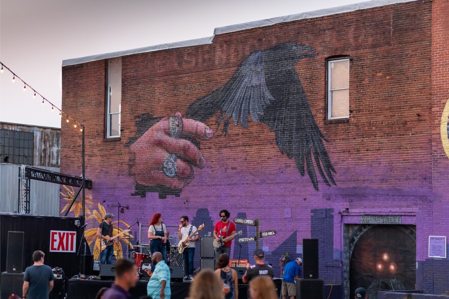 More Photos Of 1300 Russell St, Baltimore General Retail For Sale