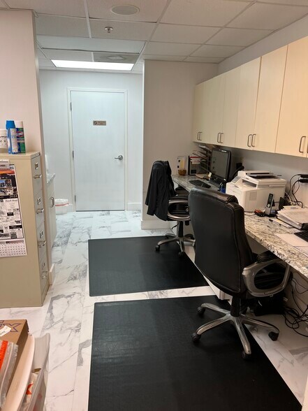 More Photos Of 14 Oak Forest Rd, Bluffton Medical For Lease