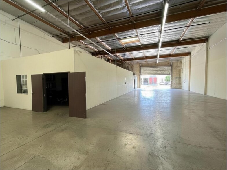 More Photos Of 4605-4631 S Alameda St, Los Angeles Unknown For Lease